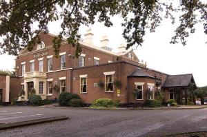 The Bedrooms at Premier Inn Wirral (Childer Thornton)