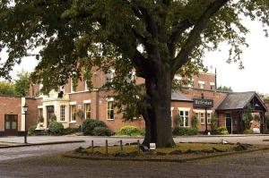 The Bedrooms at Premier Inn Wirral (Childer Thornton)