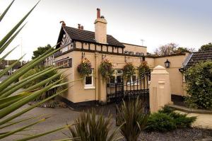 The Bedrooms at Premier Inn Wirral (Heswall)