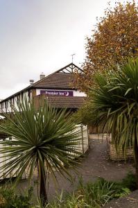 The Bedrooms at Premier Inn Wirral (Heswall)