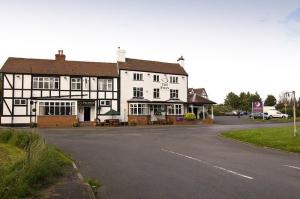 The Bedrooms at Premier Inn Bromsgrove South (Worcester Road)