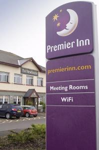 The Bedrooms at Premier Inn Glasgow (Motherwell)