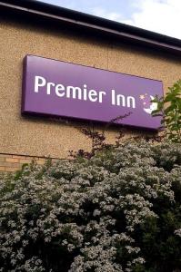 The Bedrooms at Premier Inn Glasgow East Kilbride (Peel Park)