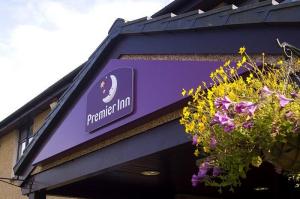 The Bedrooms at Premier Inn Glasgow East Kilbride (Peel Park)