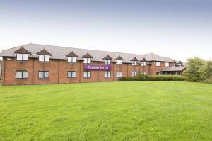 The Bedrooms at Premier Inn Mansfield (Tibshelf)