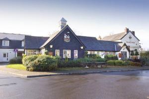 The Bedrooms at Premier Inn Manchester Airport (Handforth)