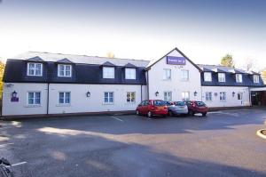 The Bedrooms at Premier Inn Manchester Airport (Handforth)