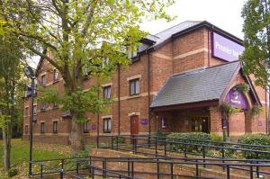 The Bedrooms at Premier Inn Manchester North (Middleton)