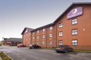 The Bedrooms at Premier Inn Manchester (Prestwich)