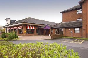 The Bedrooms at Premier Inn Manchester (Prestwich)