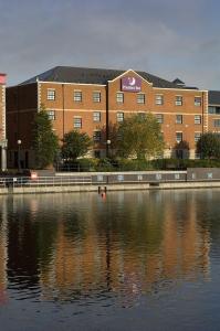 The Bedrooms at Premier Inn Manchester (Salford Quays)