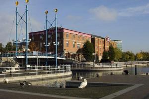 The Bedrooms at Premier Inn Manchester (Salford Quays)