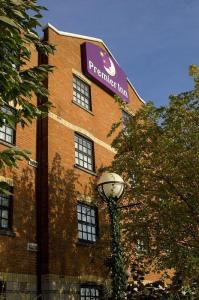 The Bedrooms at Premier Inn Manchester (Salford Quays)