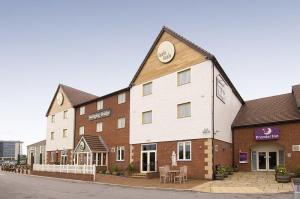 The Bedrooms at Premier Inn Manchester Trafford Centre North