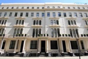 The Bedrooms at London House Hotel