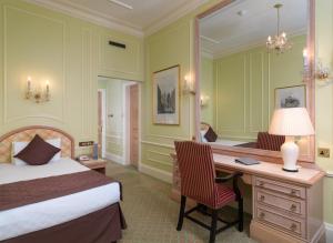 The Bedrooms at Thistle Hyde Park