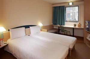 The Bedrooms at Ibis London Docklands Excel