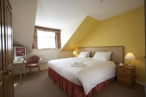 The Bedrooms at Draycote Hotel And Whitefields Golf Course