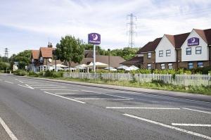 The Bedrooms at Premier Inn Dunstable South (A5)