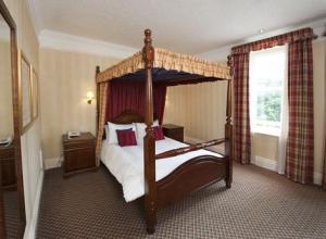 The Bedrooms at Cedars Inn