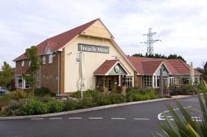 The Bedrooms at Premier Inn Eastbourne (Polegate)