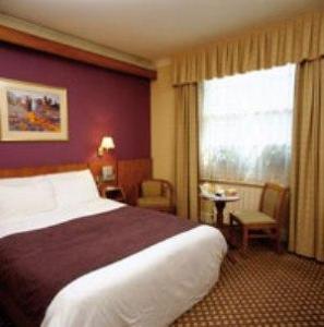 The Bedrooms at Best Western - The Delmere Hotel - London