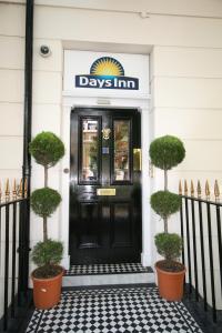 The Bedrooms at Days Inn Hyde Park