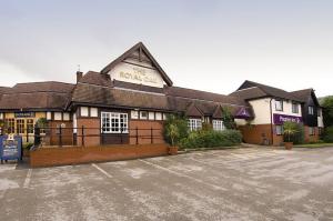 The Bedrooms at Premier Inn Wirral (Bromborough)