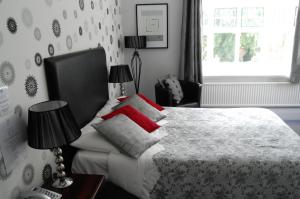 The Bedrooms at Chester Court Hotel