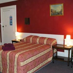 The Bedrooms at Abbey Lodge Hotel - BandB