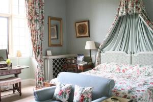 The Bedrooms at Hartwell House and Spa