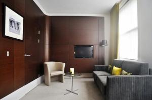 The Bedrooms at The Park Grand London Paddington