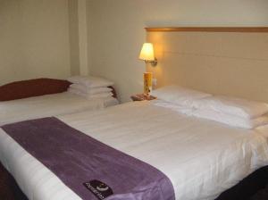 The Bedrooms at Premier Inn London Kensington (Earl