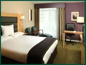 The Bedrooms at Holiday Inn London Brentford Lock