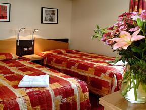 The Bedrooms at Comfort Inn Buckingham Palace Rd. Victoria