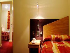 The Bedrooms at Comfort Inn Buckingham Palace Rd. Victoria