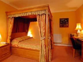 The Bedrooms at Duxford Lodge Hotel