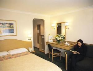 The Bedrooms at Days Inn Hotel Sheffield South