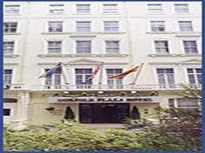 The Bedrooms at Norfolk Plaza Hotel