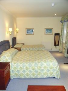 The Bedrooms at Best Western Lansdowne Hotel