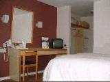 The Bedrooms at Days Inn Hotel Warwick South (Southbound M40)