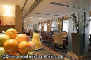 The Restaurant at Holiday Inn Express Southampton - M27, J7