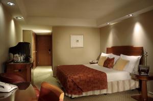 The Bedrooms at Park Plaza Victoria London