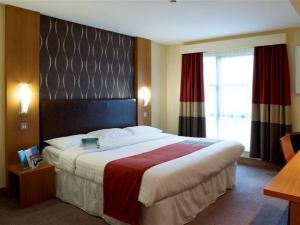 The Bedrooms at Holiday Inn Manchester Central Park