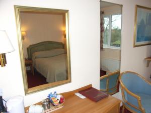 The Bedrooms at Wayford Bridge Inn Hotel