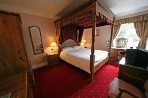 The Bedrooms at Stonecross Manor Hotel