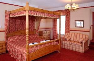 The Bedrooms at Radstock Hotel