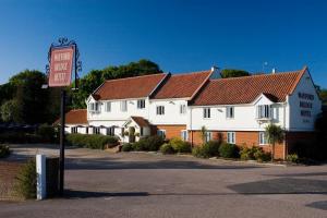 The Bedrooms at Wayford Bridge Inn Hotel