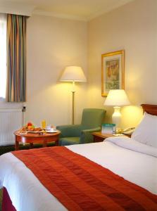 The Bedrooms at Holiday Inn Leamington Spa