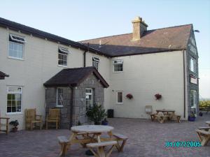 The Bedrooms at The Oak Lodge Inn